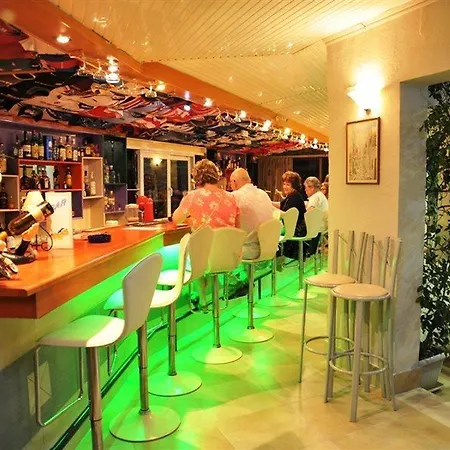 Anseli 公寓式酒店 Kremastí