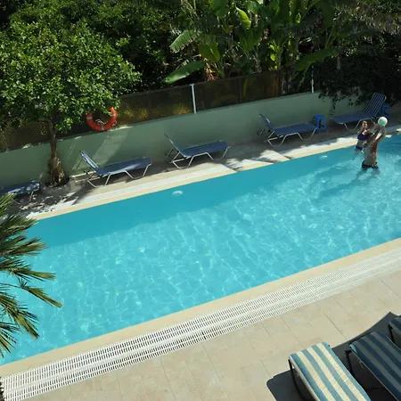 Anseli Apartmanhotel Kremasztí