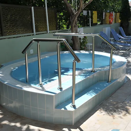 Anseli Apartmanhotel Kremasztí