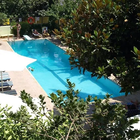 Ξενοδοχείο με διαμερίσματα Anseli 2*