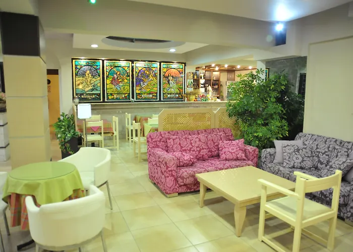 Anseli Aparthotel 2*